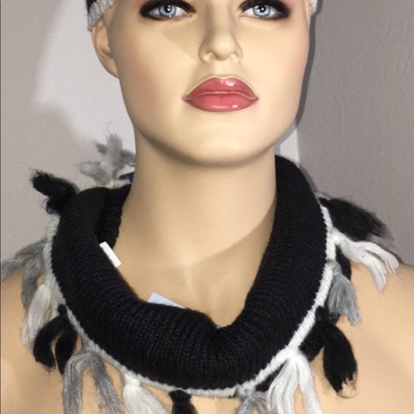 Libby Edelman tassel scarf - Picture 5 of 8